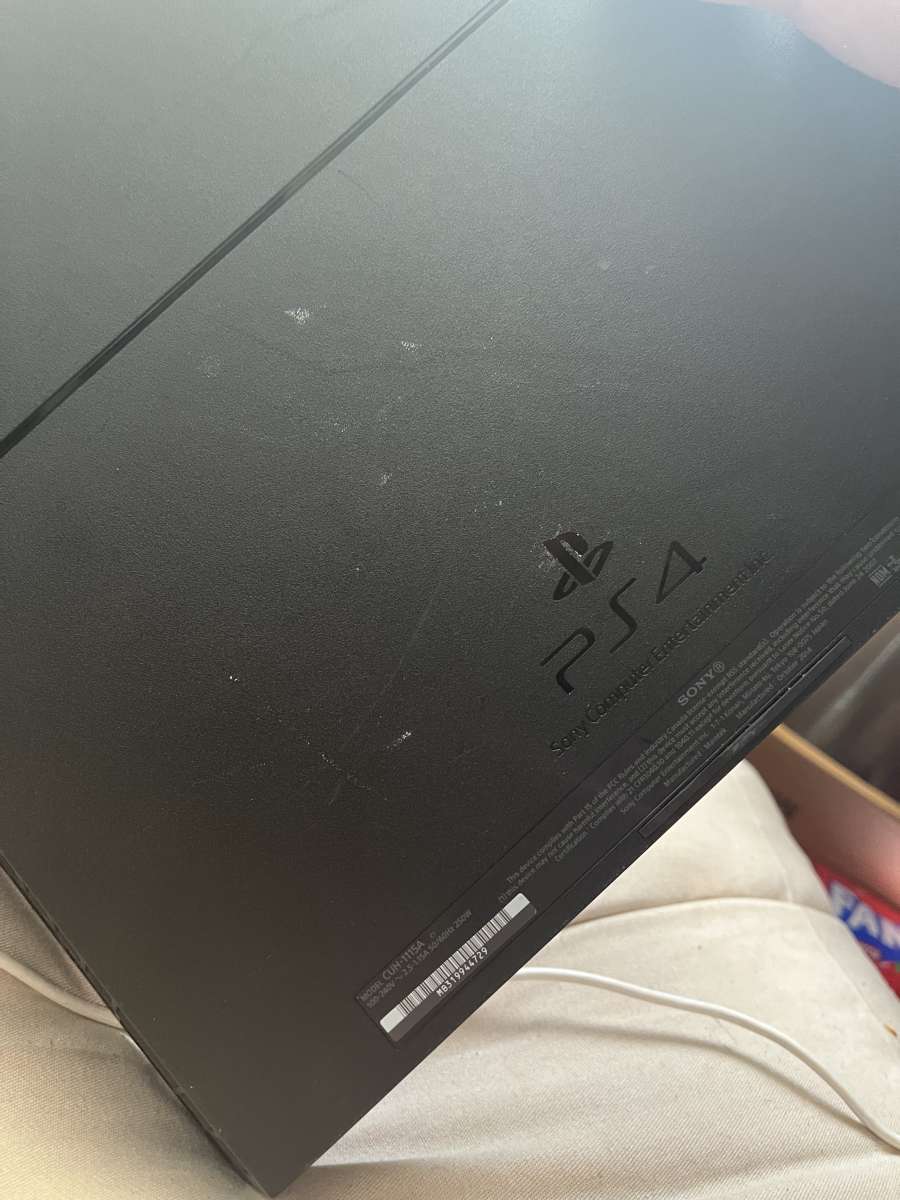Black Playstation 4