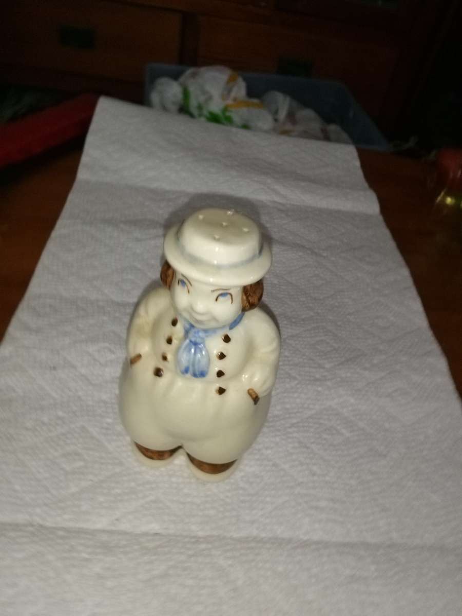 Shawnee Dutch boy Shaker