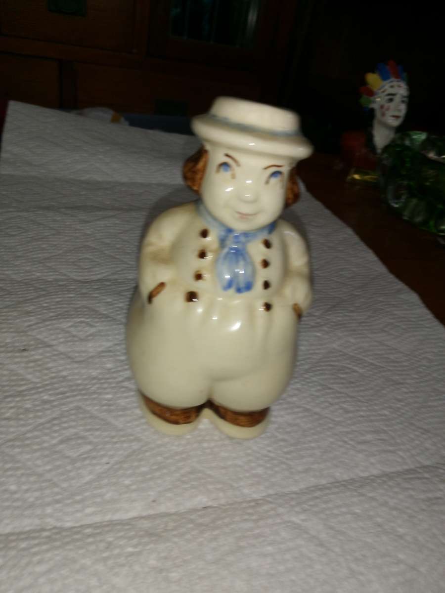 Shawnee Dutch boy Shaker