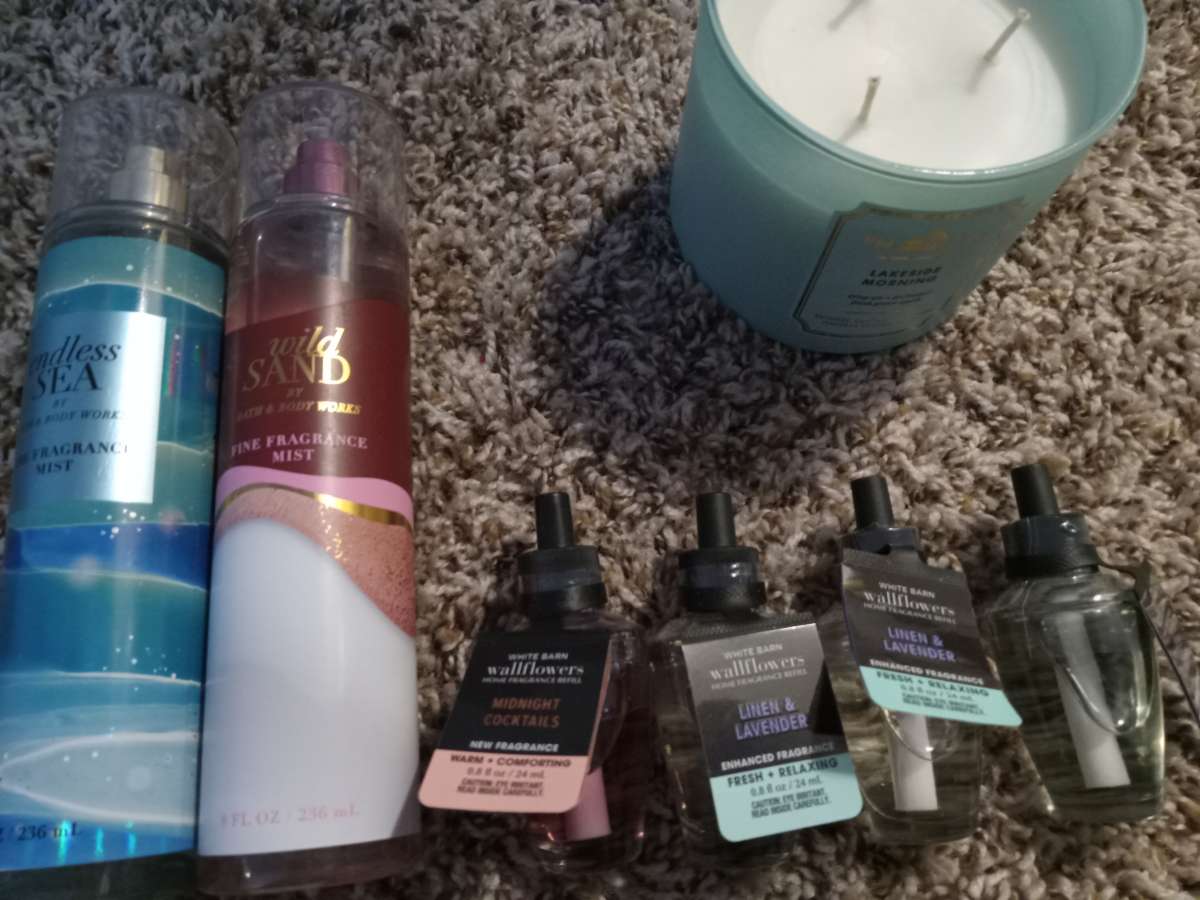 bath and body works facial spa bubble bath and sunglasses