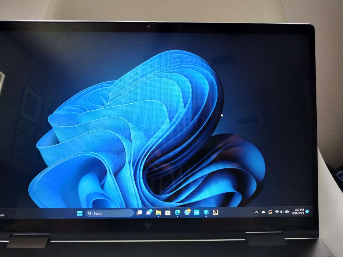 HP envy touchscreen laptop with AMD Ryzen 5 with Radeon grap