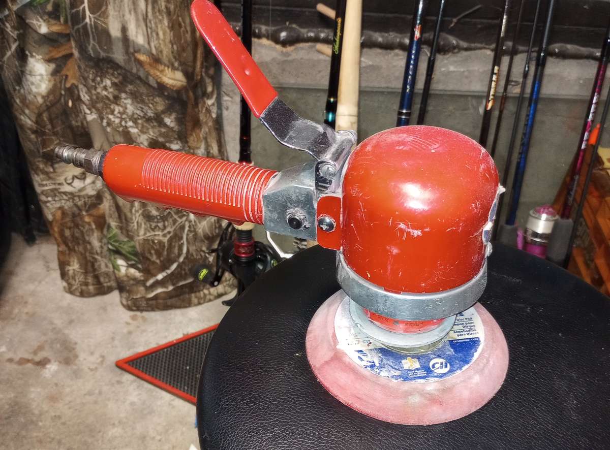 straightline air sander an 5 inch DA sander  30 for both