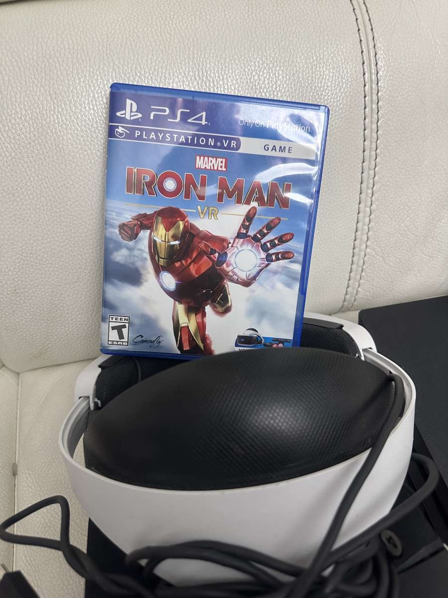 PS4 Pro with VR and games