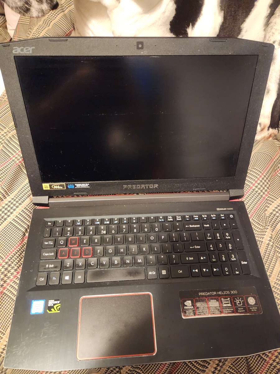Predator helios 300 laptop