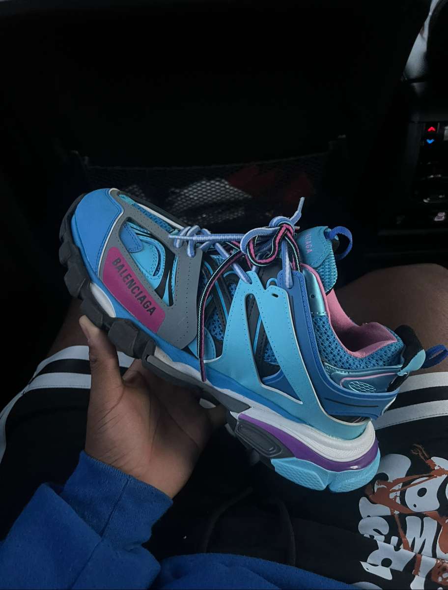 Balencigas track runners