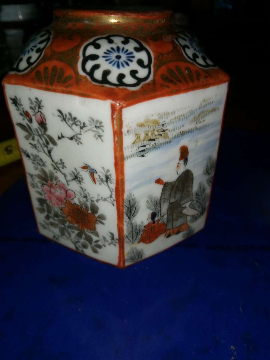 Hand Painted Oriental tea caddy no lid