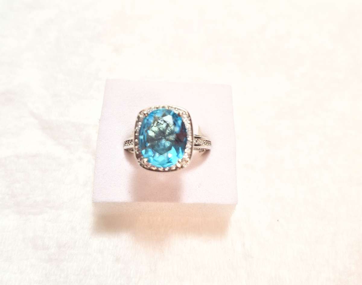 blue Topaz ring size 6 new
