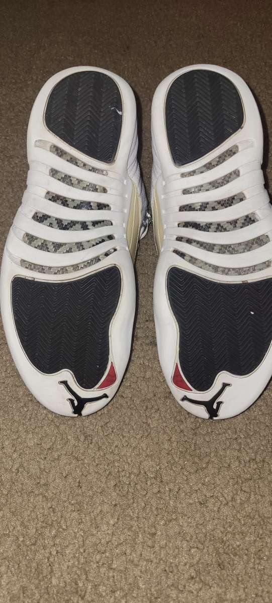 jordands 12s rising sun  used excellent condition