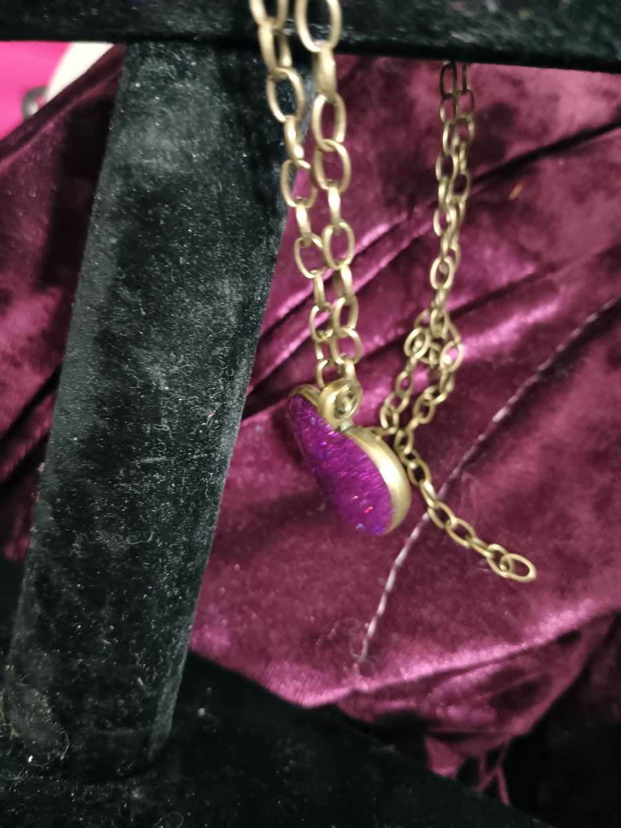 Resin filled hear shaped neckless