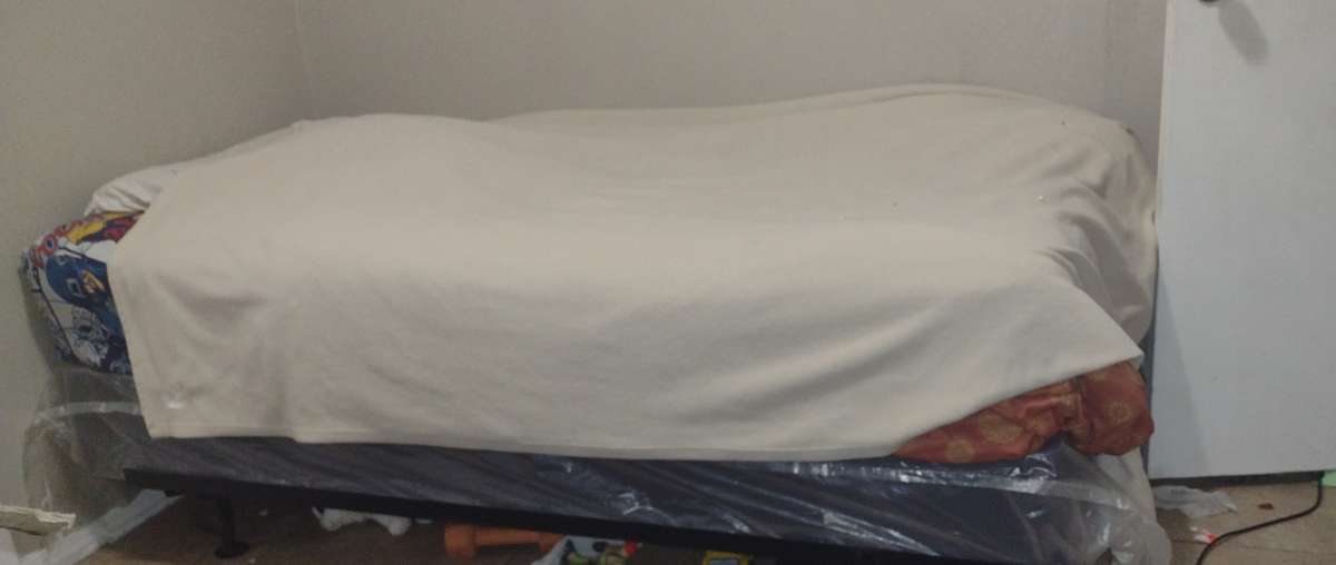 Twin Mattress Set w Frame