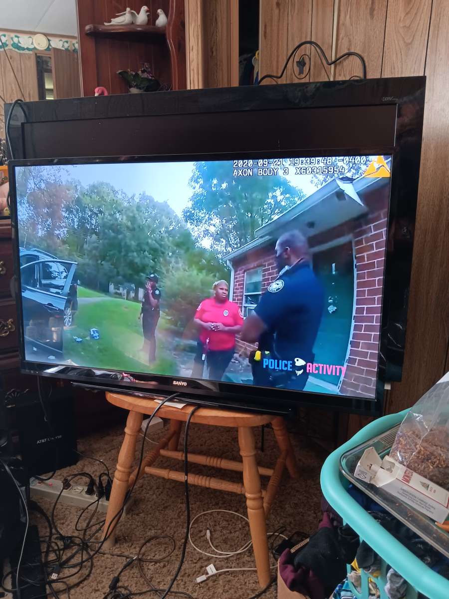 Sanyo flat screen t v forty five inch