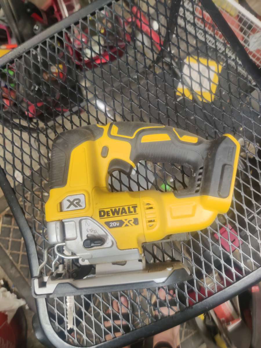 DeWalt V20 cordless jigsaw