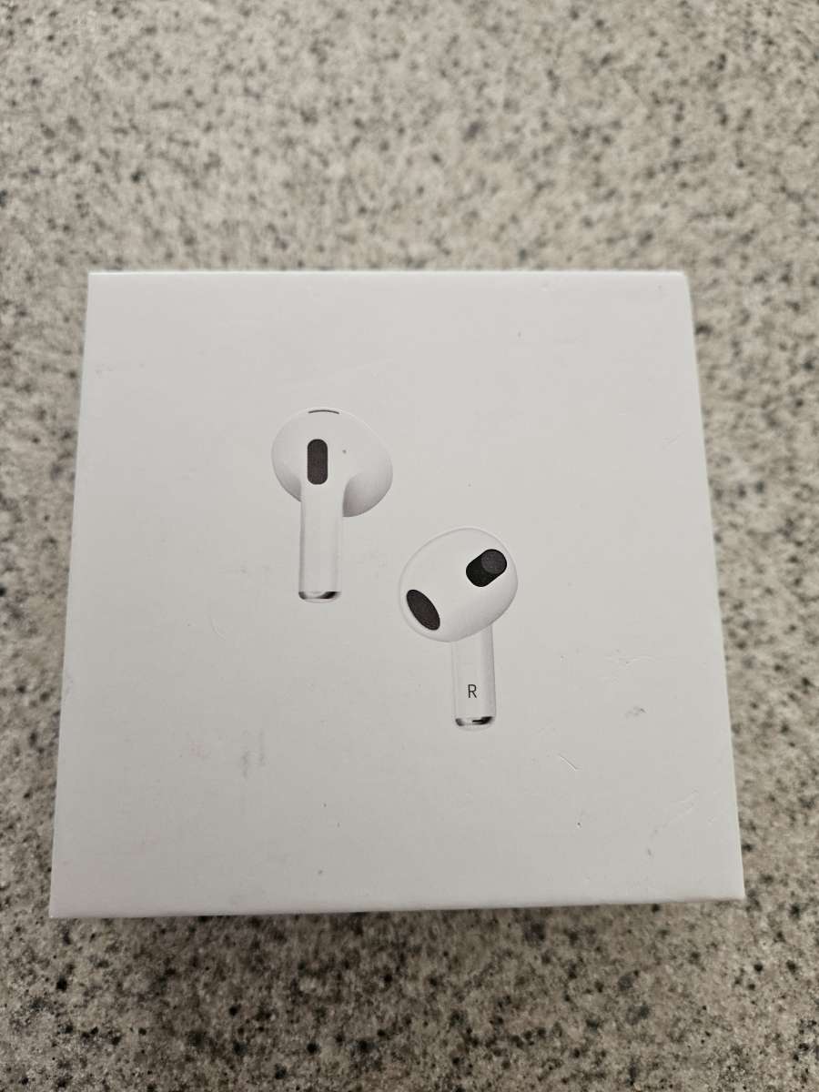 Apple Airpods 3rd Gen W Protective Case