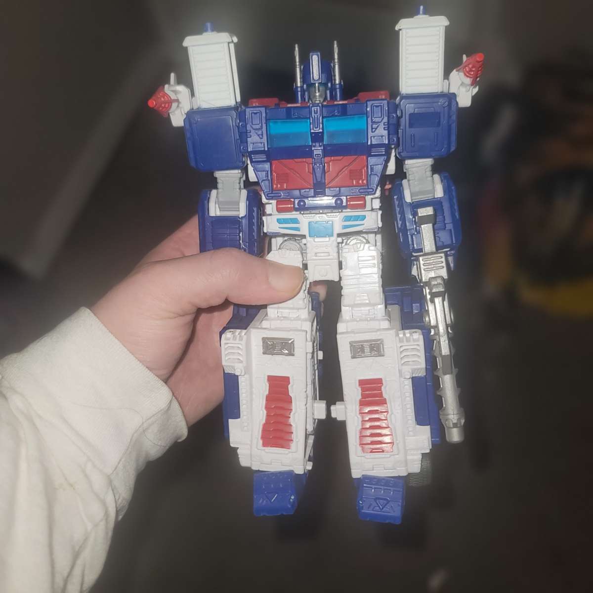 Transformers War for Cybertron Kingdom Ultra Magnus