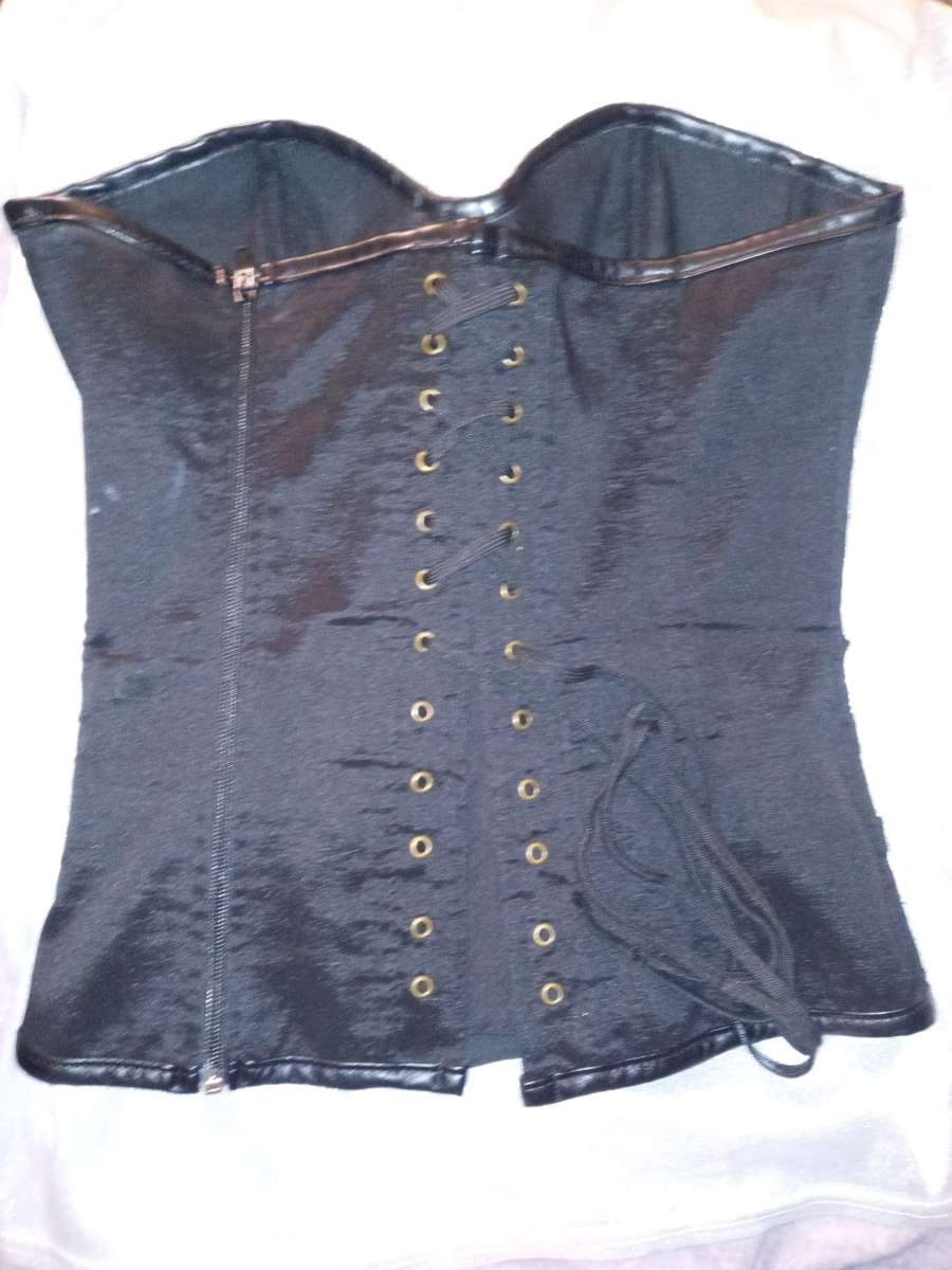 wedding dress green moto jckt black leather corset top