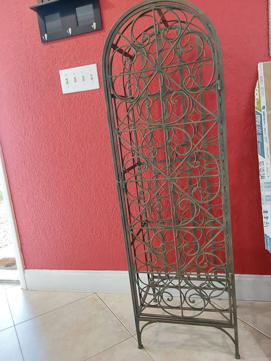 Free standing wine rack 45 bottles Holder Metal vintage