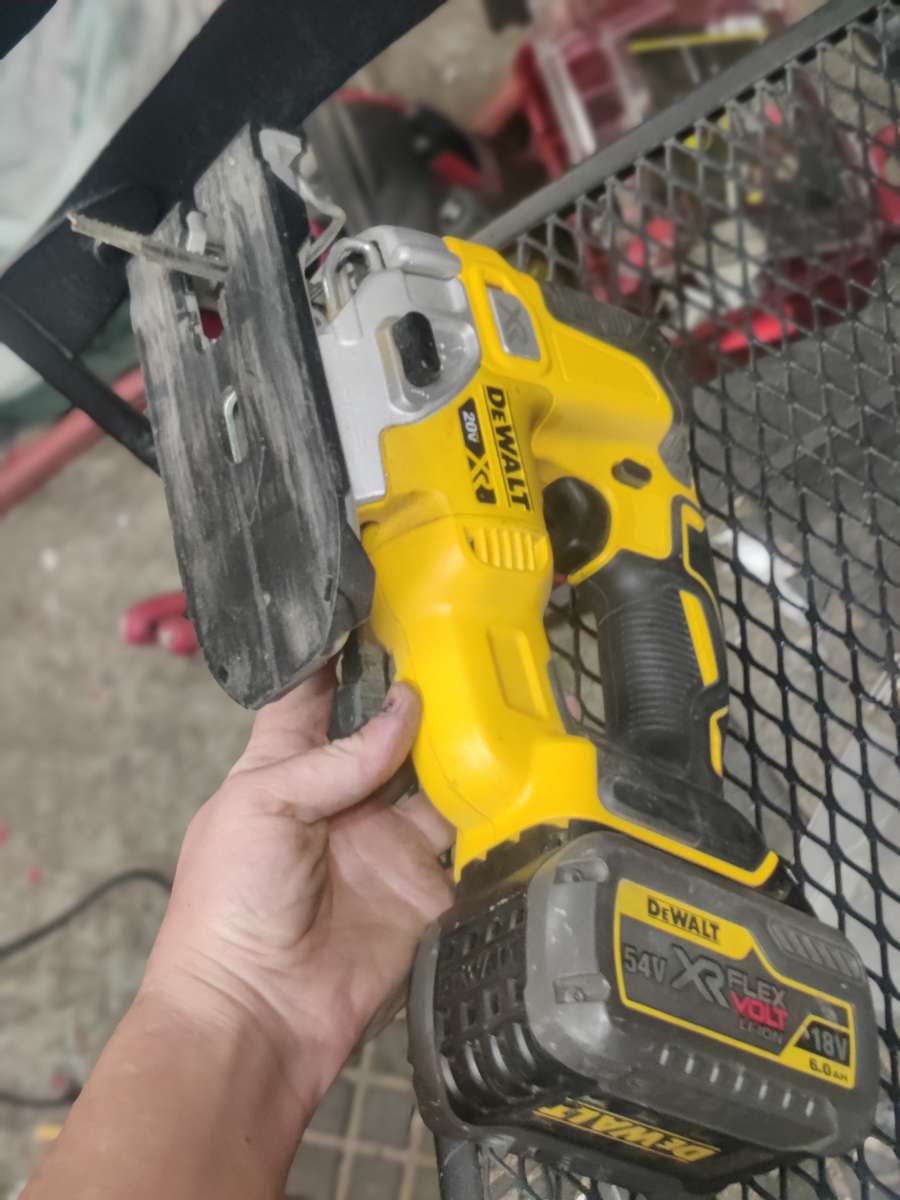 DeWalt V20 cordless jigsaw