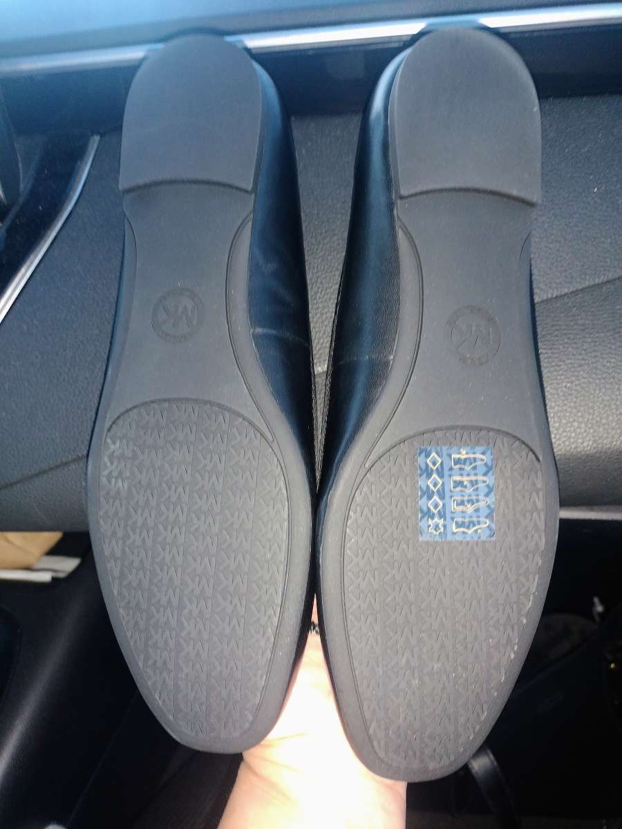 SIZE 7 MICHAEL KORS FLATS