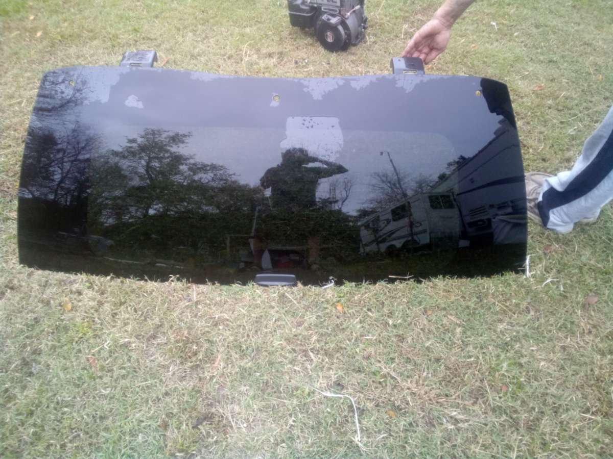 escalade back glass
