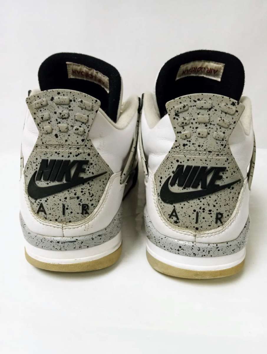 2 pairs of air jordans