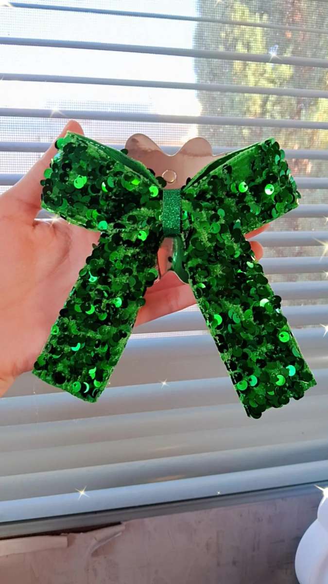 Medium Bows