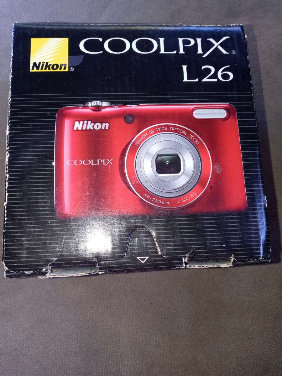 Nikon camera Coolpix l26 never used