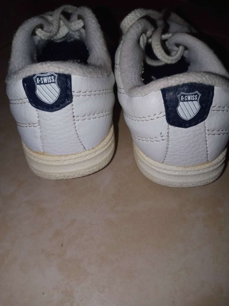 toddler size 6 KSwiss tennis shoes