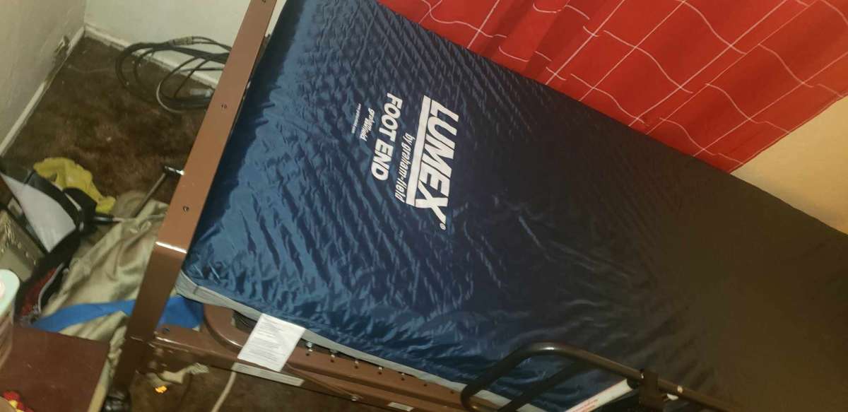 HOSPITAL BED MATTRESS TABLE