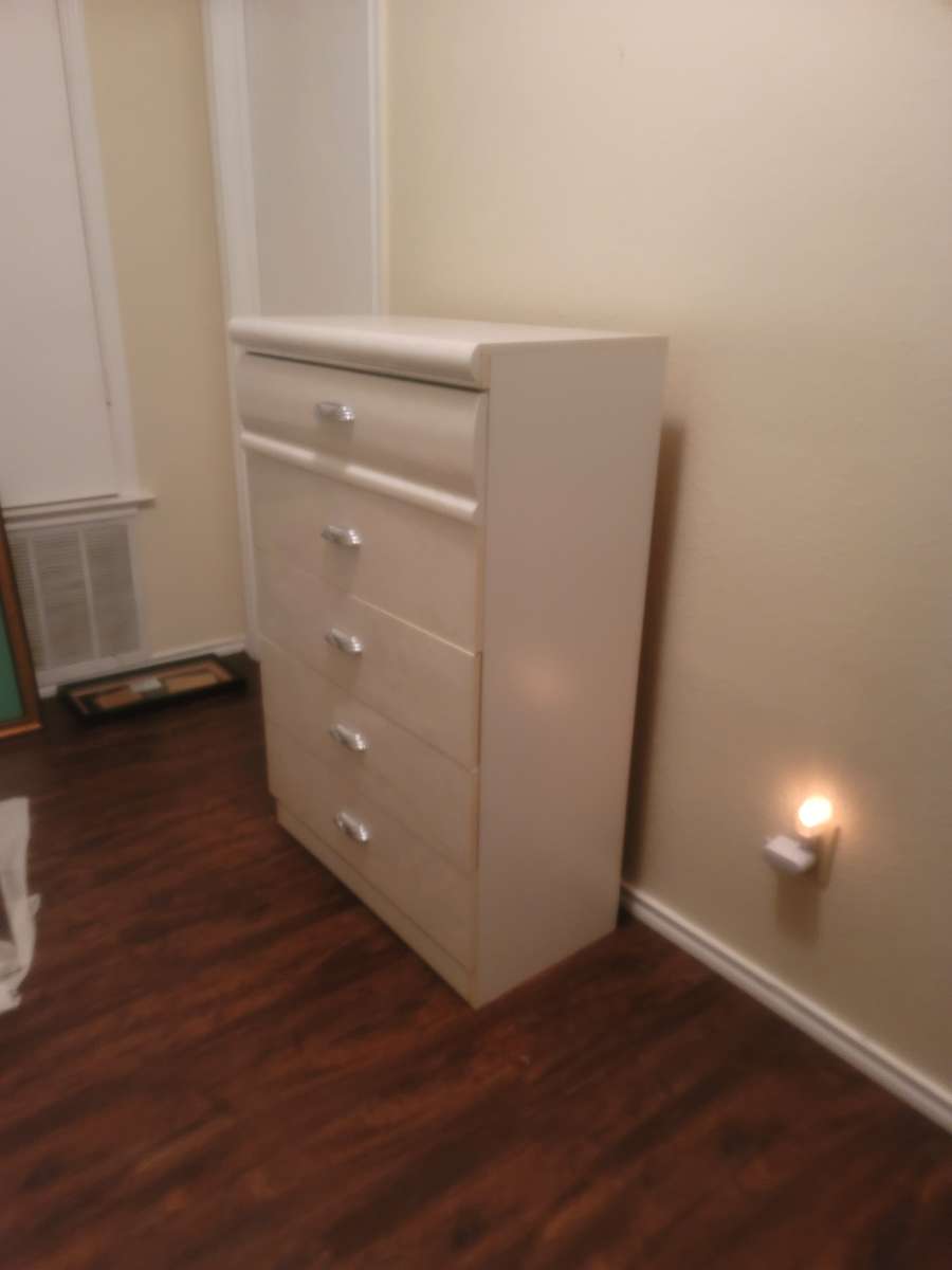 MOVING NEED GONE ASAP