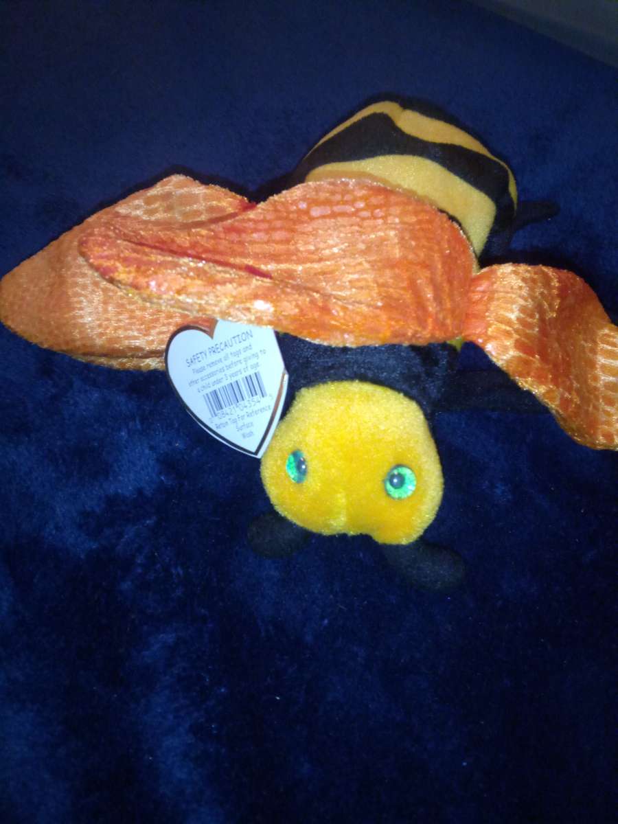 2001 Ty beanie babies buzzie mint selling collection off