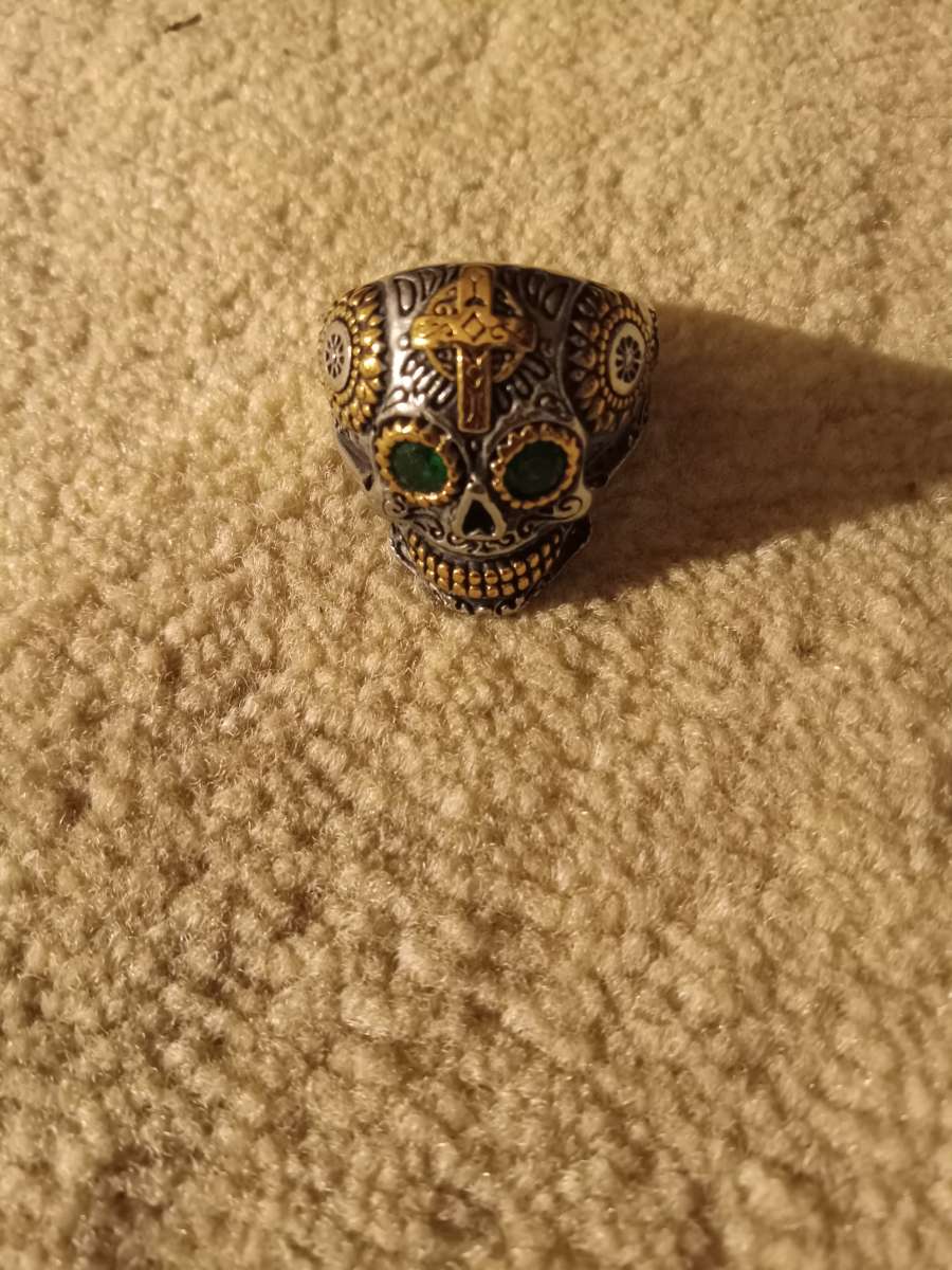 skull ring