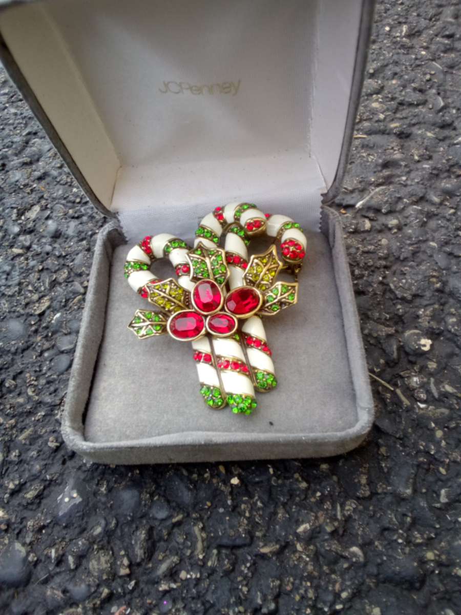 HEIDI DAUS peppermint pretty broche
