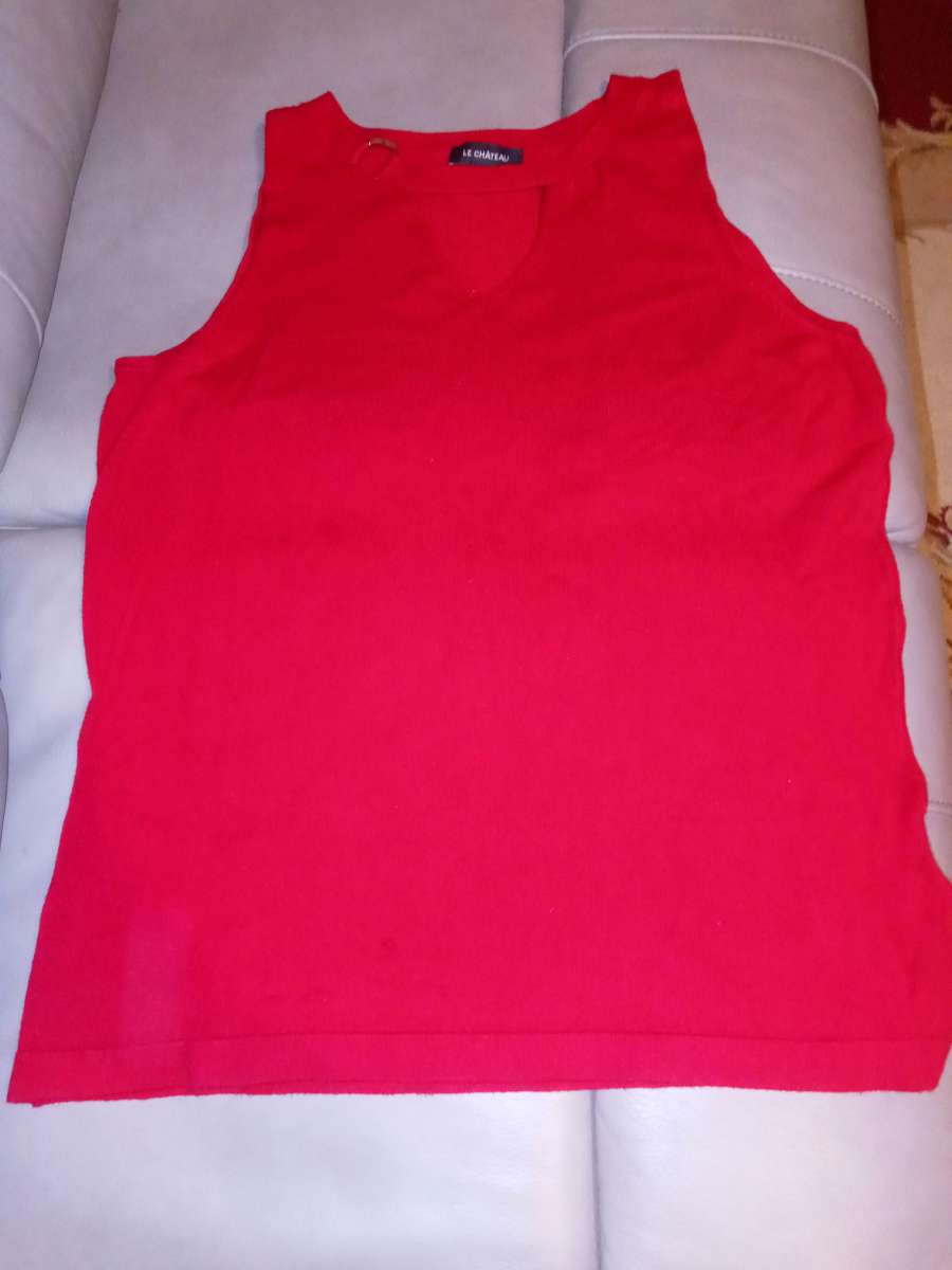 womans red extra large blouse