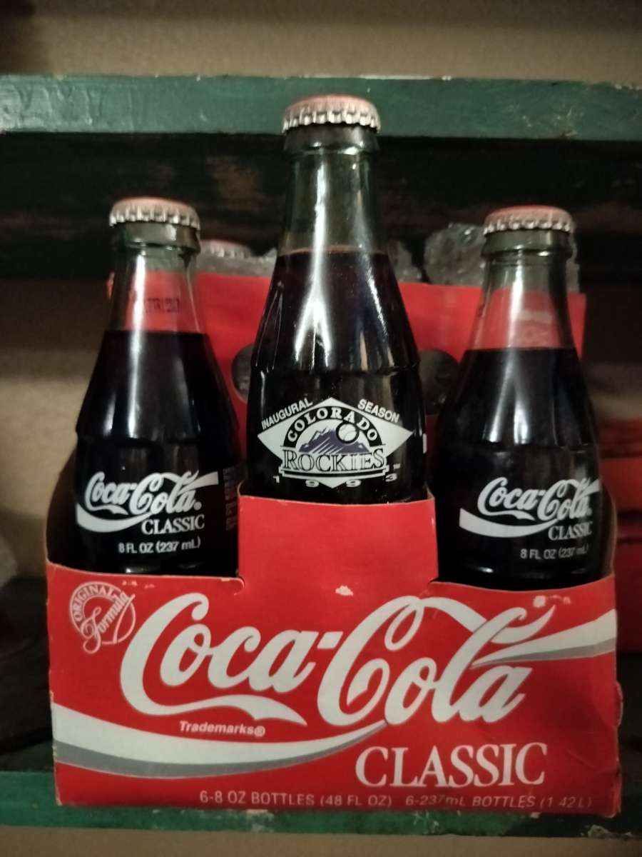 CocaCola 25  cases mint