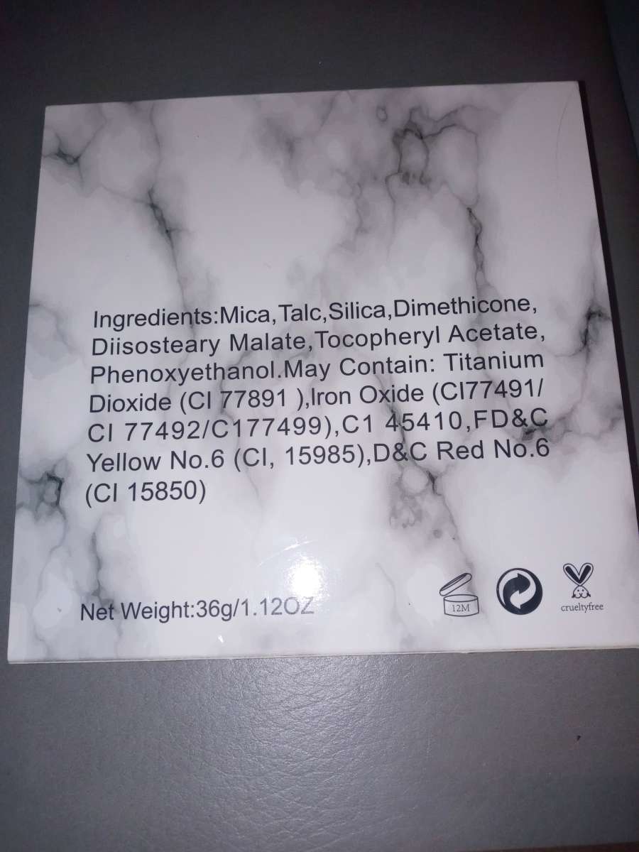 16 color palette makeup with mirror