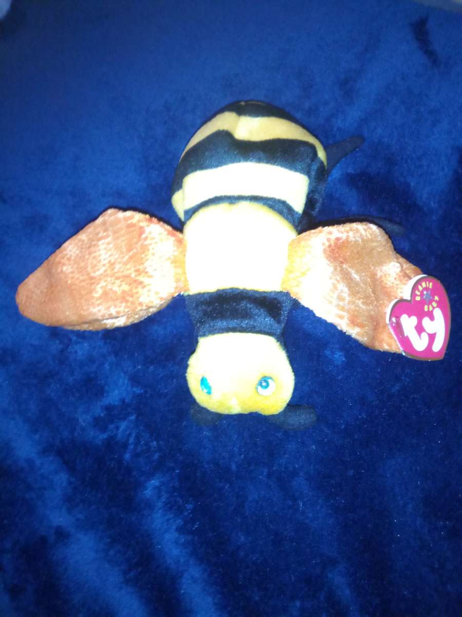 2001 Ty beanie babies buzzie mint selling collection off