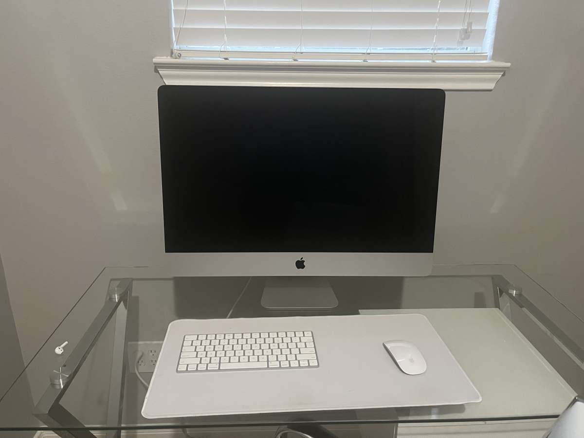 Apple iMac Desktop Compute sonoma 4K with mouse and keyboard