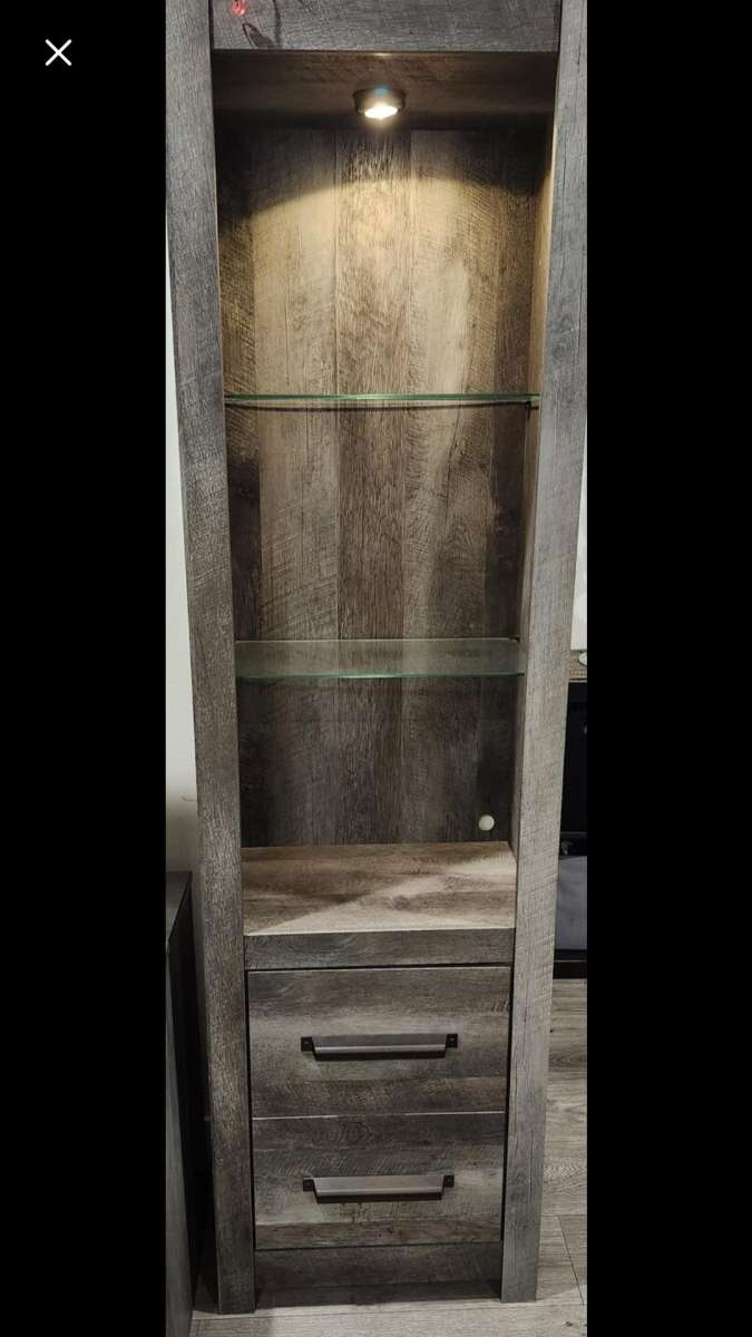 2 dray smokewood glass lighted stands