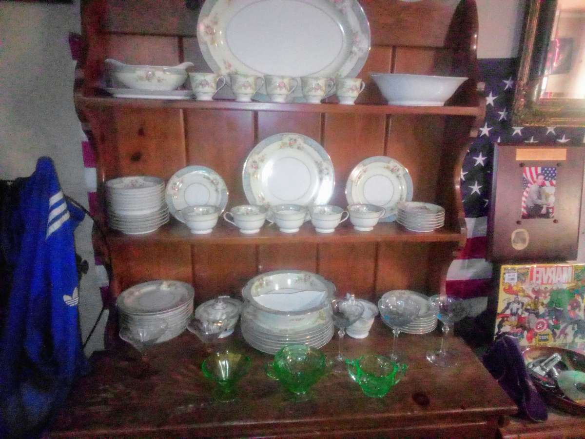 China Noritake pre 1951 service for 8 China cabinet included