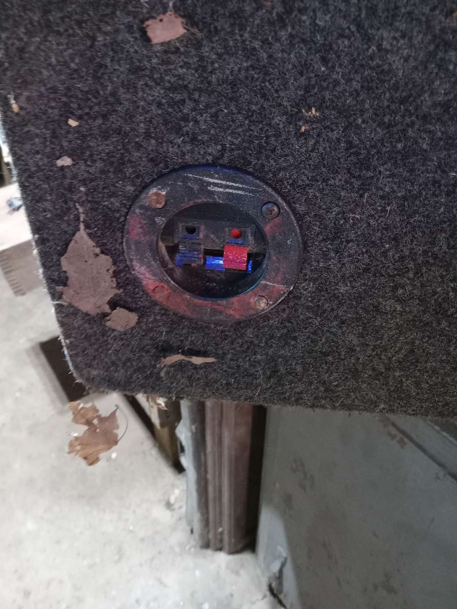 speaker box for 10 inch subs