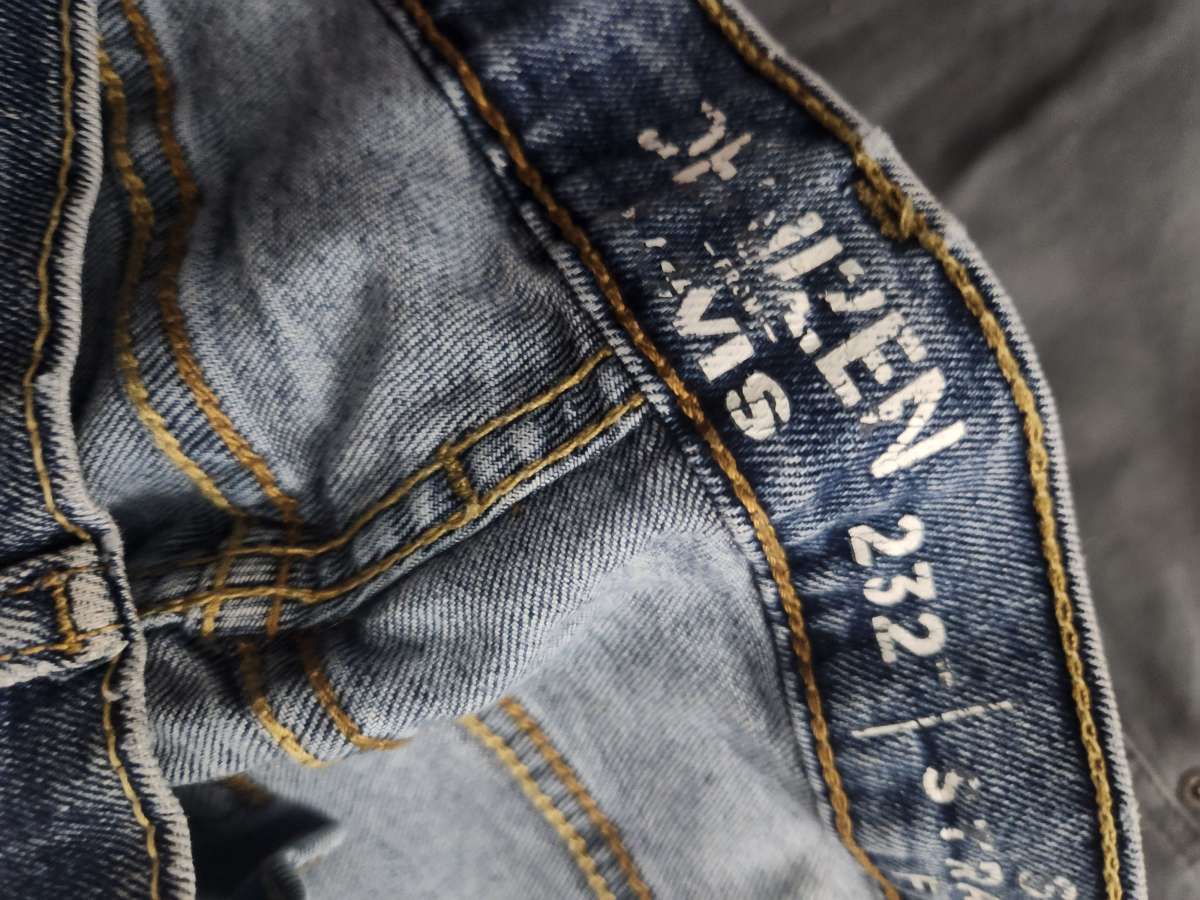 jeans