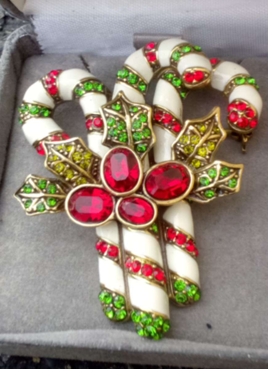 HEIDI DAUS peppermint pretty broche