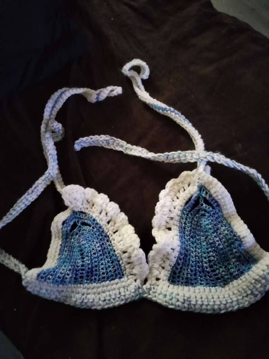 Blue and white brallette