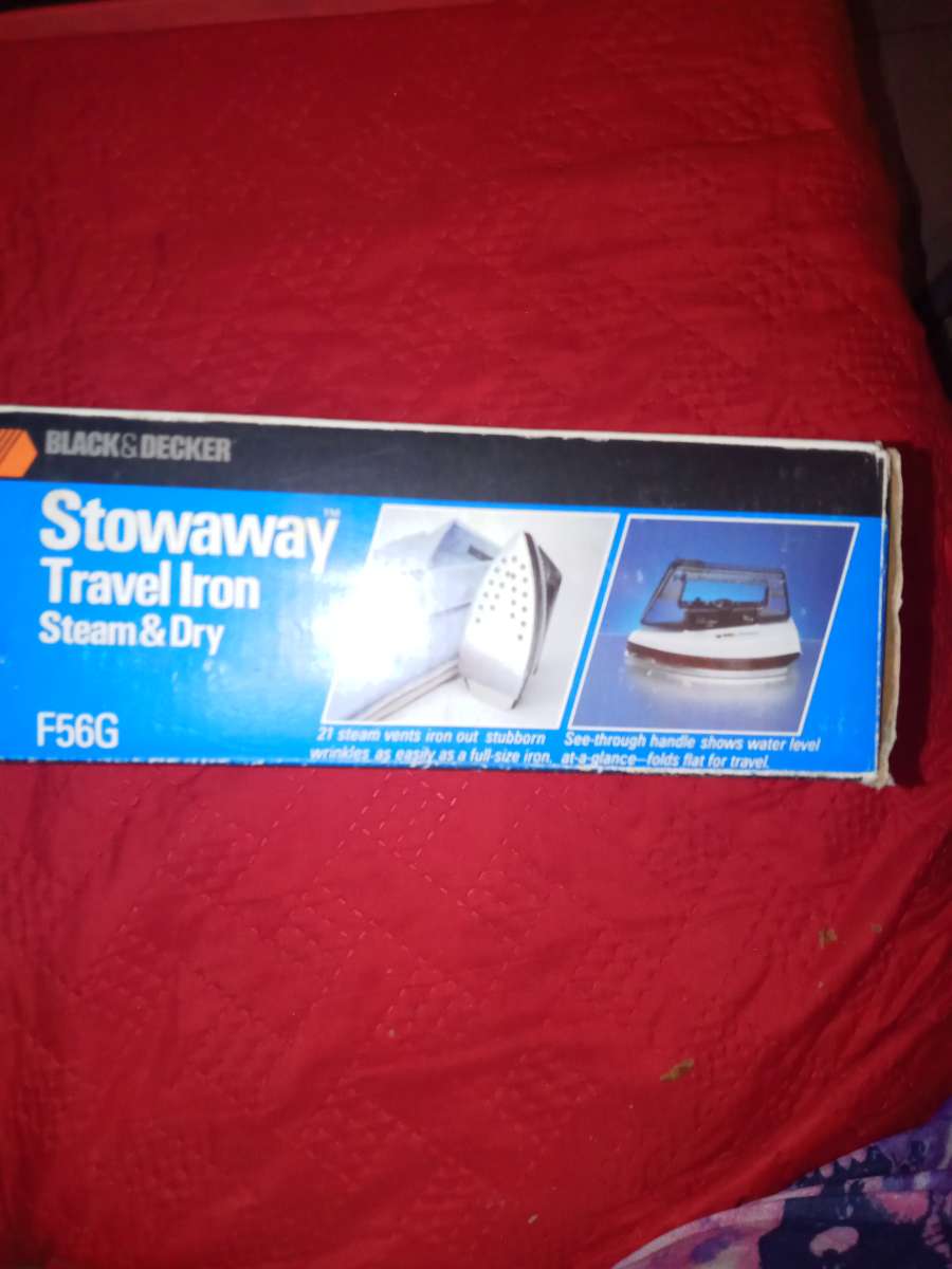 vintage 1988 Black and Decker travel iron