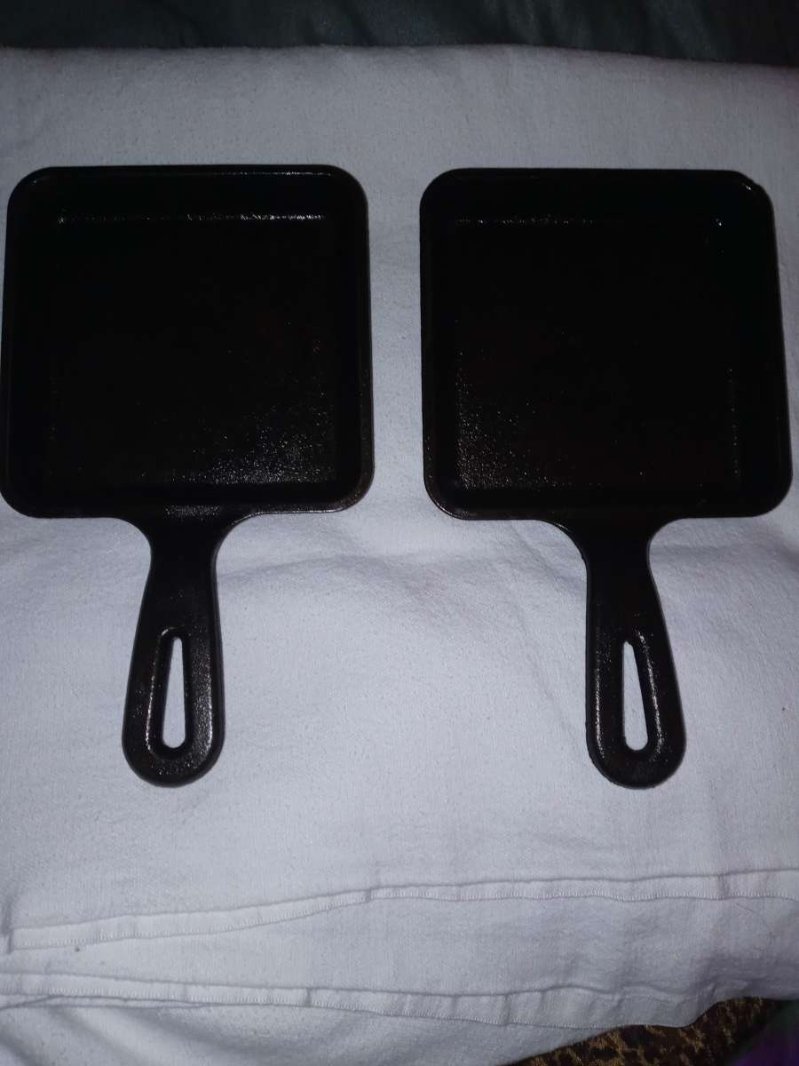 Lodge cast iron 5 inch USA 5ws