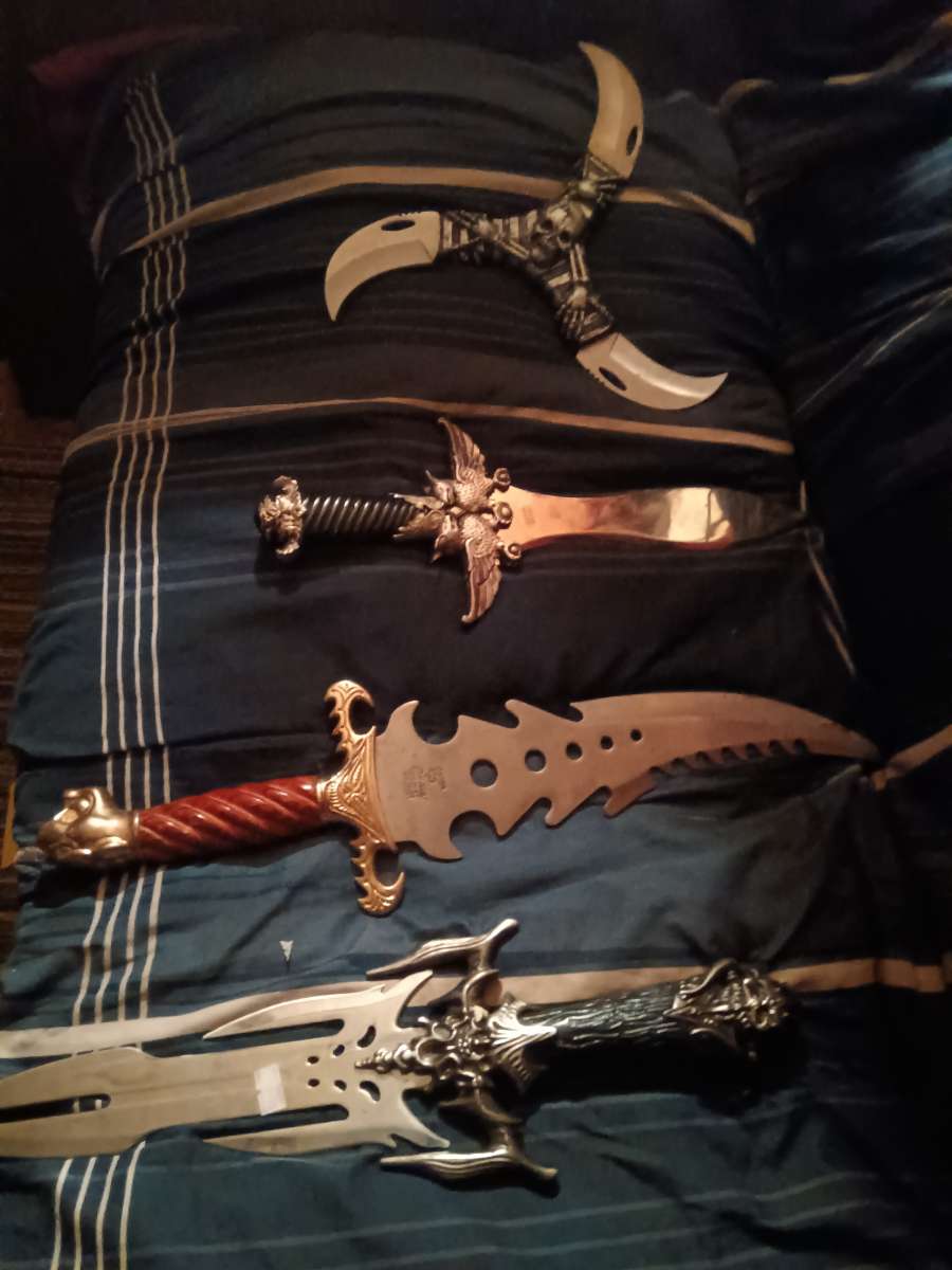 special made knifts
