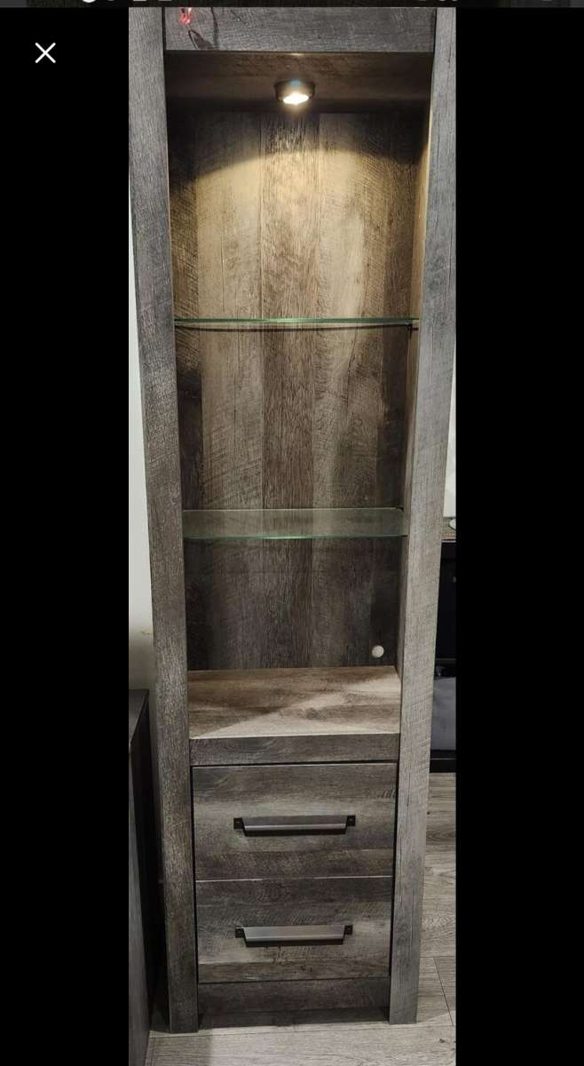 2 dray smokewood glass lighted stands