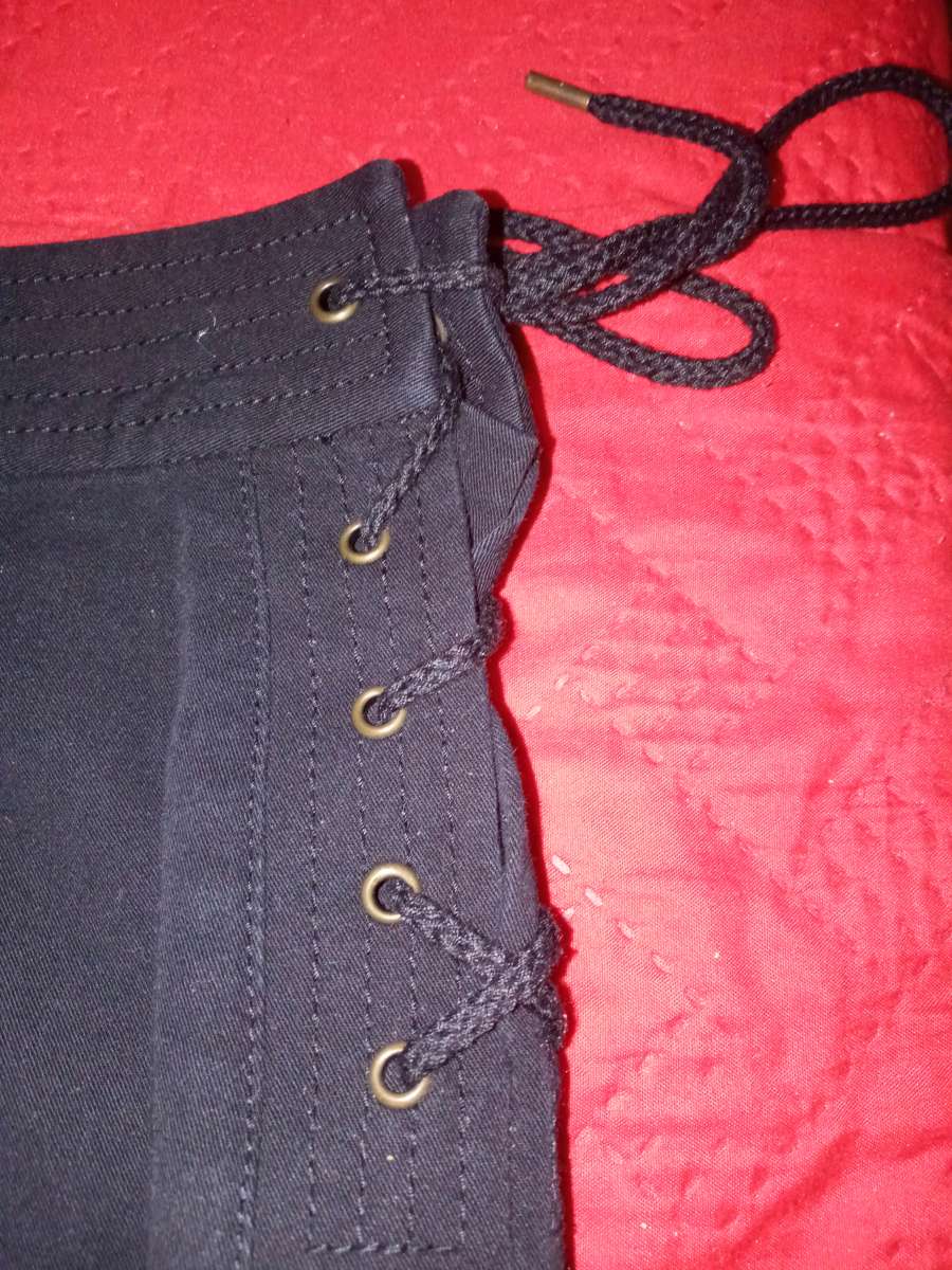 womens small black mini skirt