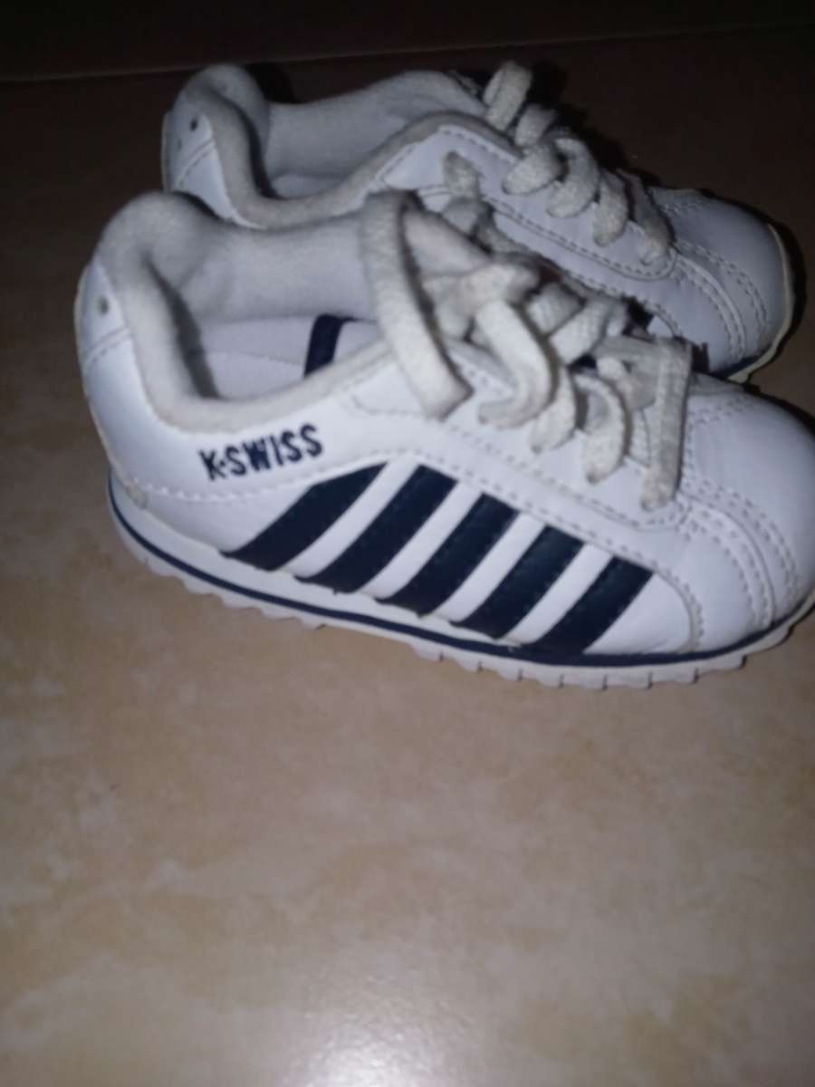 infant toddler child size 5 Swiss tennis shoes