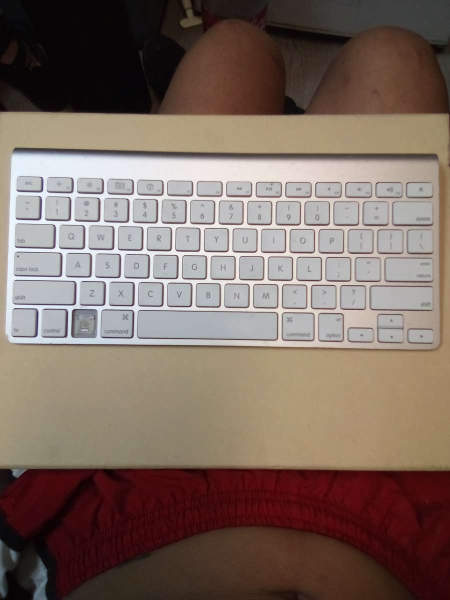 iPad wireless keyboard